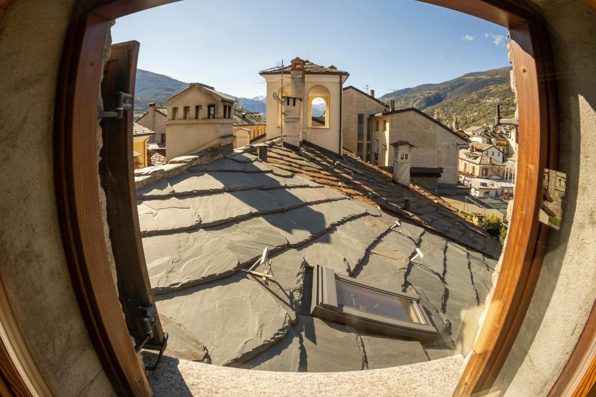 Aosta Con Vista - Appartamento In Centro Ngoại thất bức ảnh