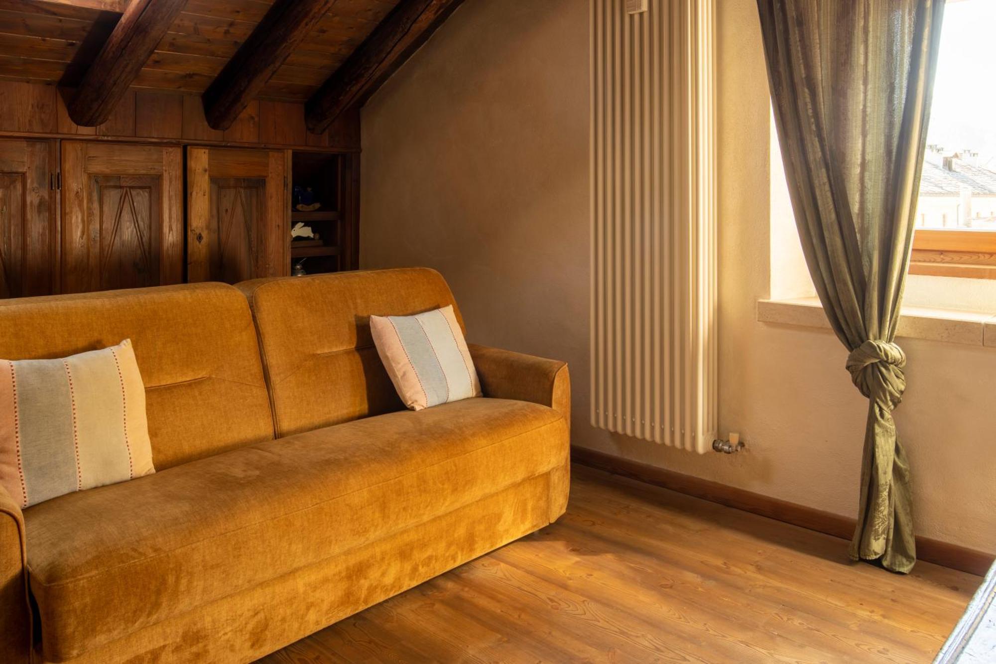 Aosta Con Vista - Appartamento In Centro Ngoại thất bức ảnh